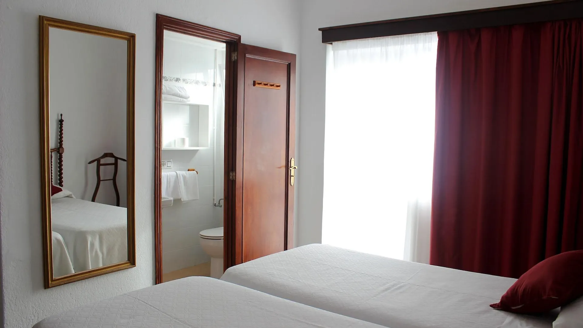 Hostal Cas Bombu Cala Ratjada  Cala Ratjada (Mallorca)
